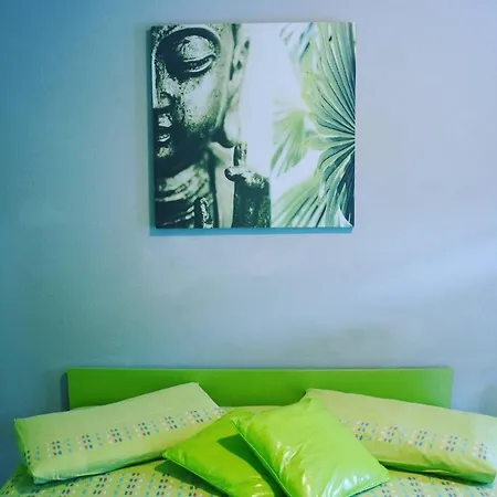 לינה וארוחת בוקר Zia Vivina סוריקו