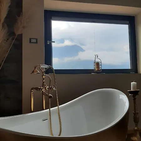 לינה וארוחת בוקר Zia Vivina סוריקו