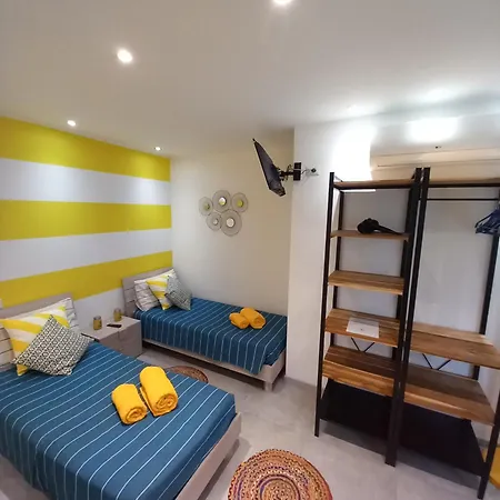 לינה וארוחת בוקר Zia Vivina