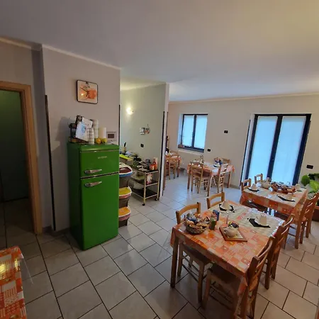 לינה וארוחת בוקר Zia Vivina *