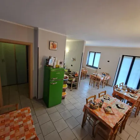 לינה וארוחת בוקר Zia Vivina סוריקו